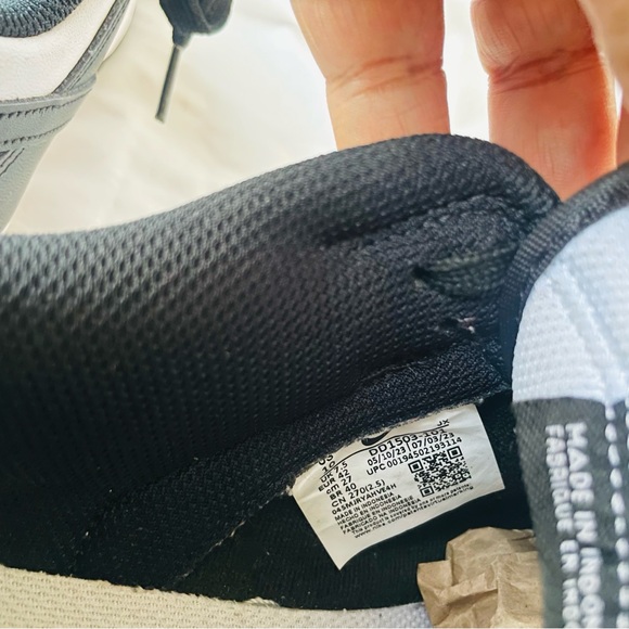 Nike Dunk Low Panda Women’s Sz. 10 Mens Sz. 8.5 DD1503-101 Black/White - Picture 7 of 8